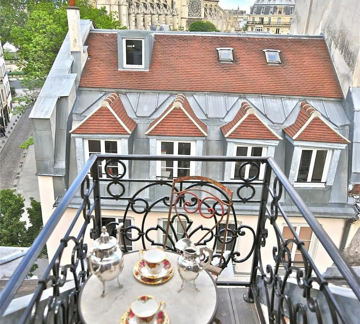 Appartement A Balcony On Notre Dame à Paris France