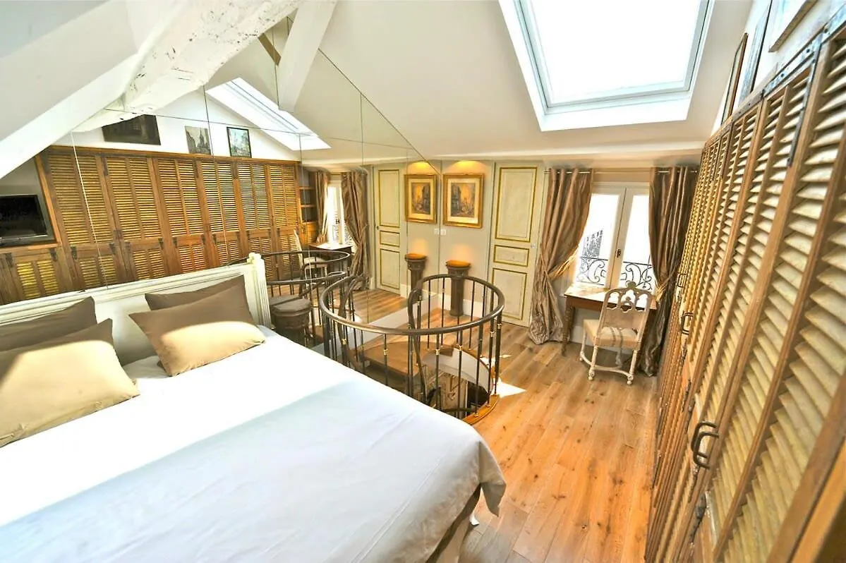 A Balcony On Notre Dame Appartement Parijs