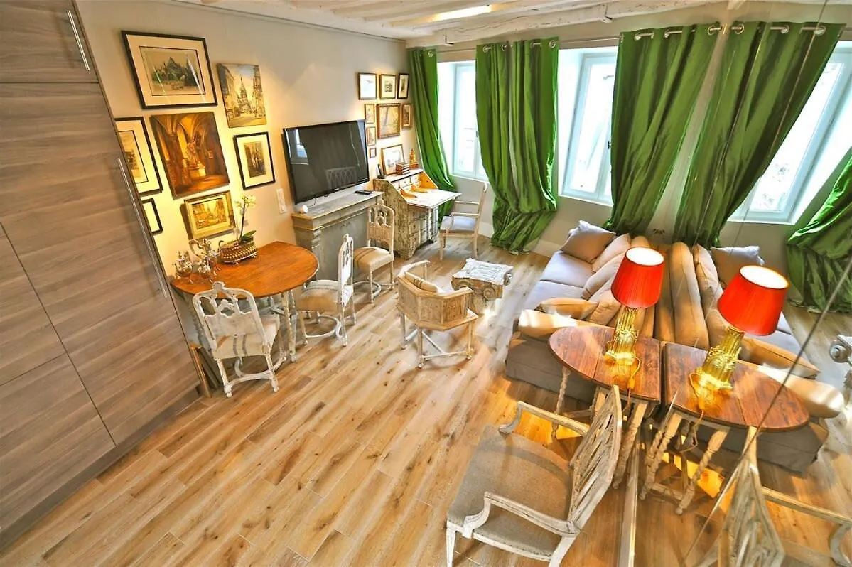 A Balcony On Notre Dame Appartement Parijs
