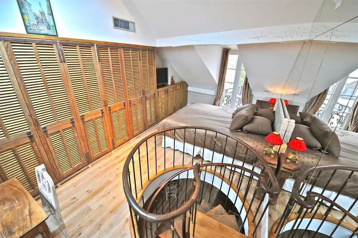 A Balcony On Notre Dame Appartement Parijs Frankrijk